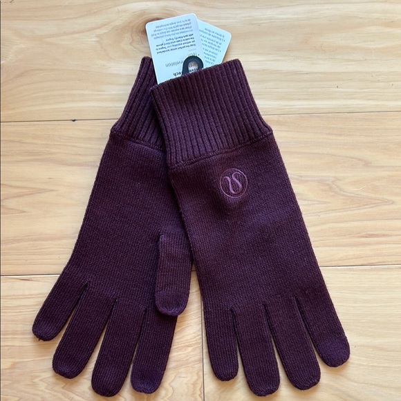 lululemon athletica Accessories - NWT Lululemon Maroon Knit Gloves | Size M/L